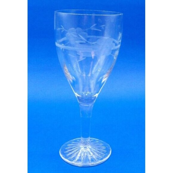 Crystal Wine Glass- Etched Ring & Flowers- Starburst Pattern on Bottom - Picture 1 of 6